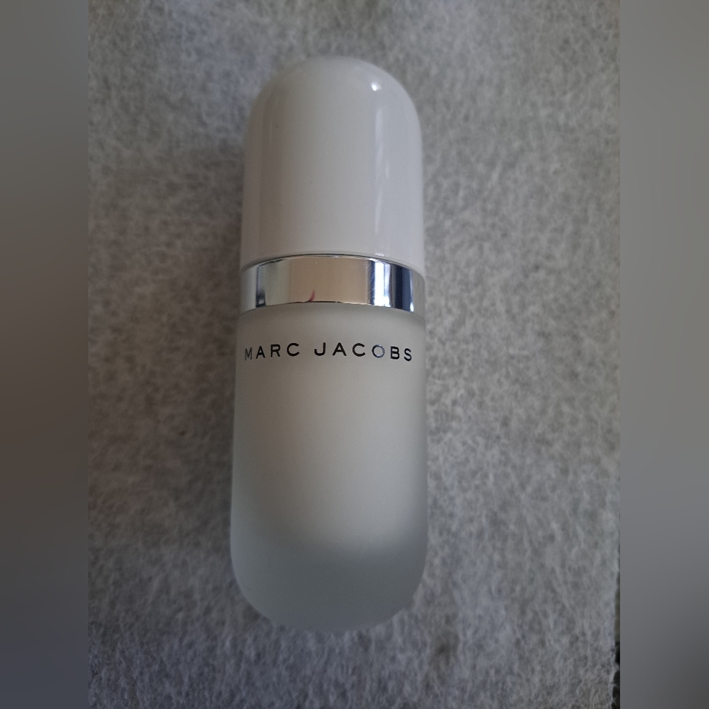 Marc Jacobs Undercover Coconut Face Primer